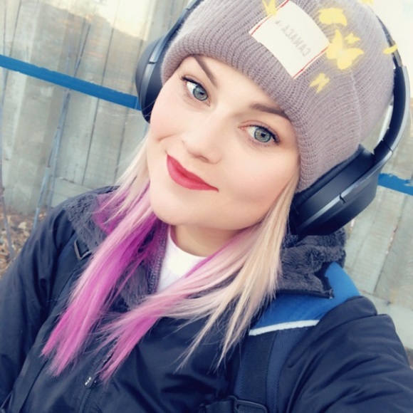 Meet your Posher, Robin - Picture 1 of 2